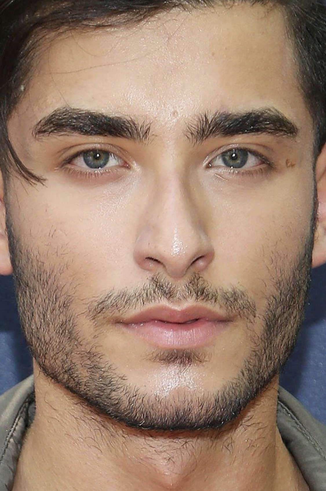 35E3971E EFBE 40F5 B075 3AECE60536C1