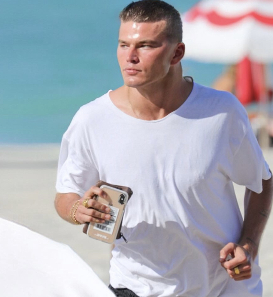 84C05AF0 CEF7 4F0C 8BA7 37B95535FF0C