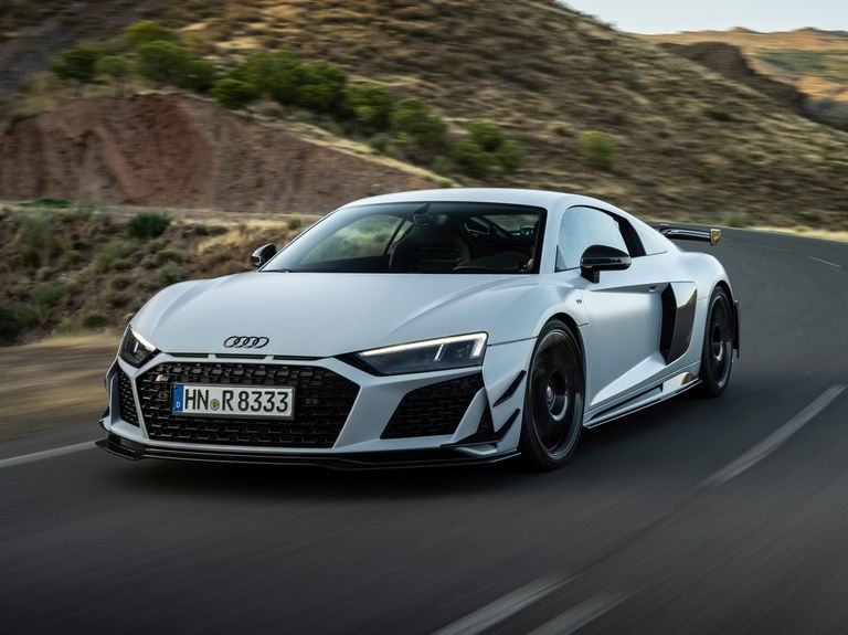 2023 audi r8 gt front three quarters motion 3 1664827965