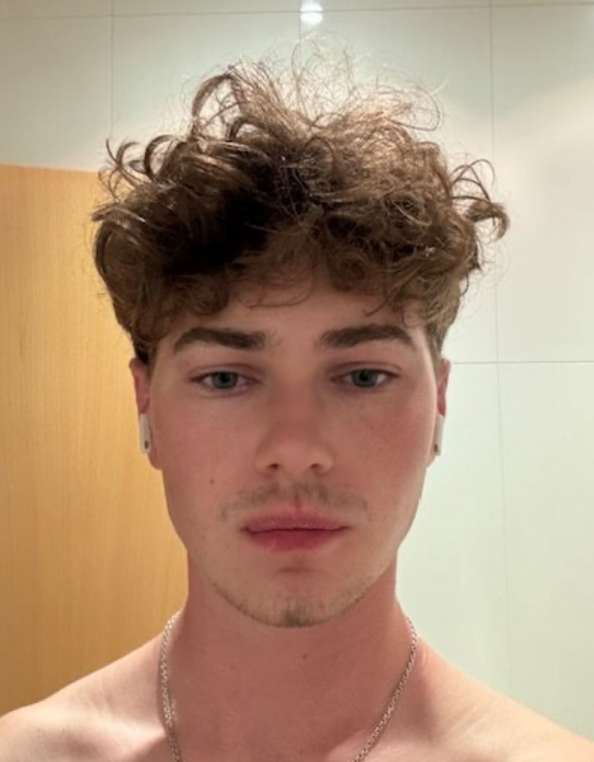 Facetune 02 08 2024 20 23 59