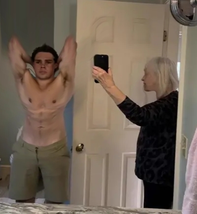 Picsart 24 08 08 01 04 23 070