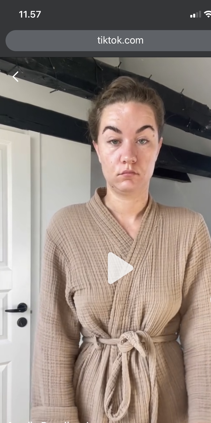 AF12BA27 C55D 46BE 9094 4723094E4474