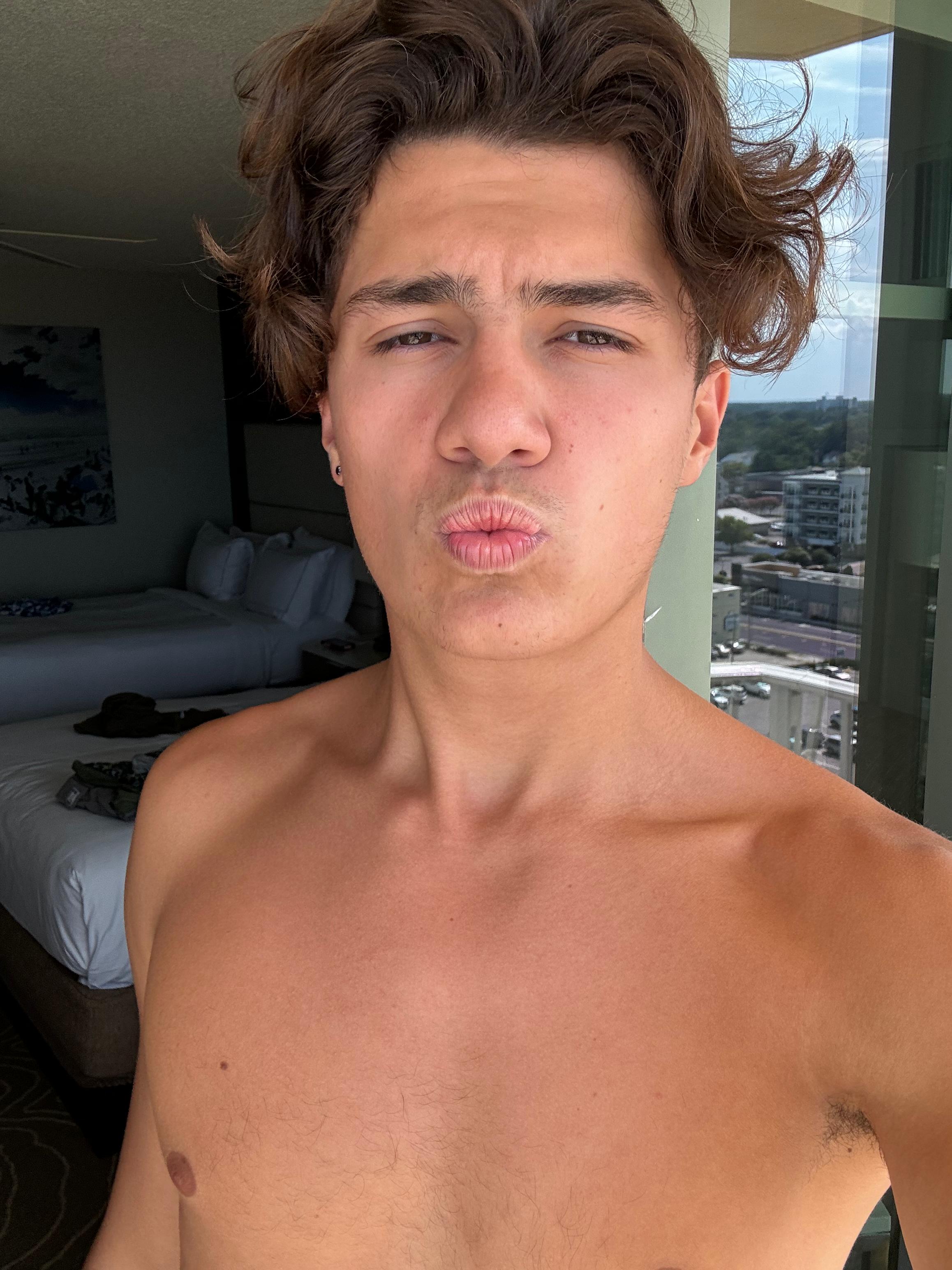 Acd1c69c 59c5 4076 9984 afc690160f79