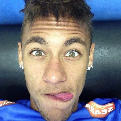Brazil eyes football handsome Favimcom 1939853