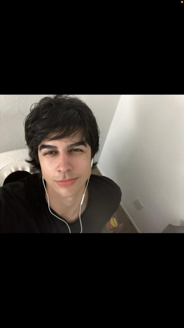 58ADCB79 FFDC 4C7A BEE3 1DC18A19AB37