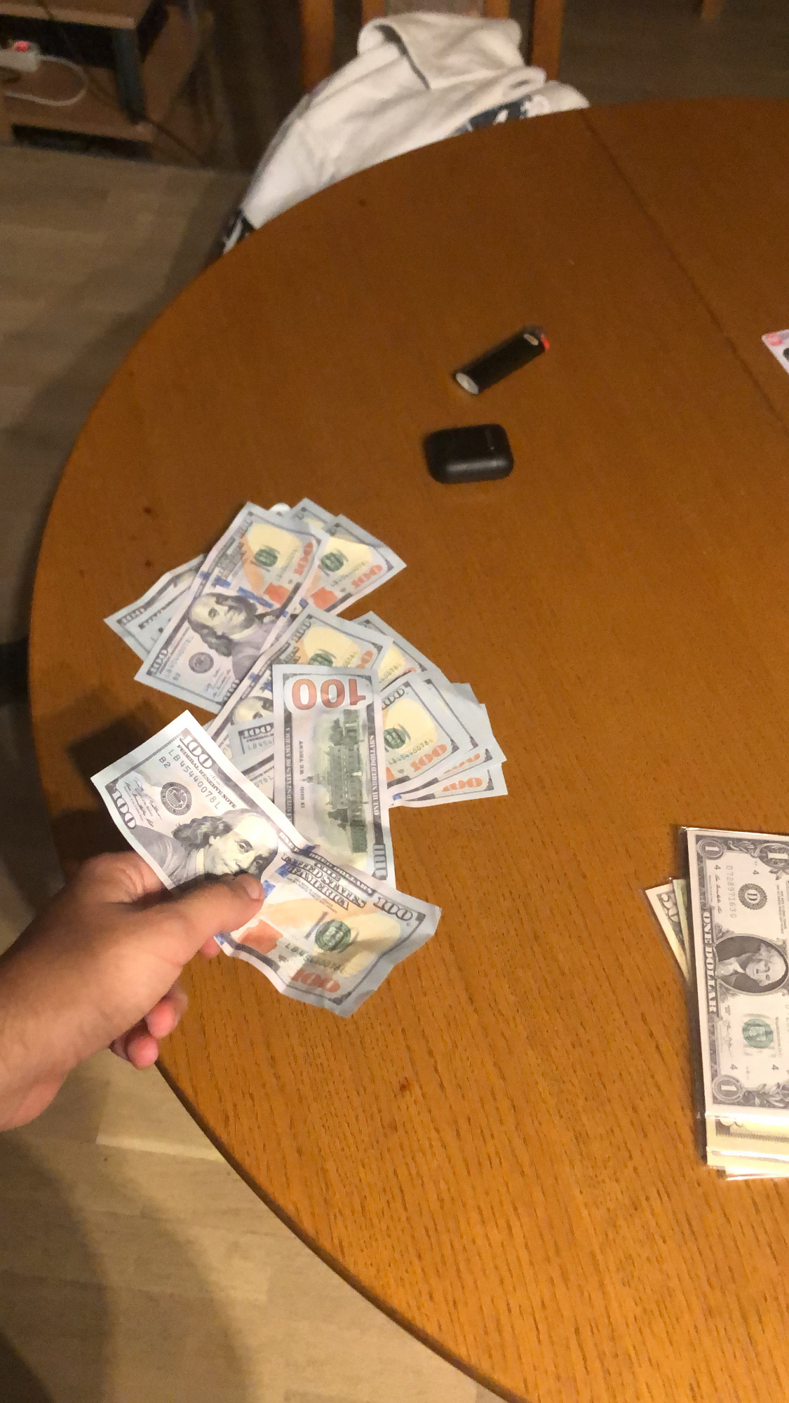 2F002BB9 AA72 45A6 909B ED533C508D4B