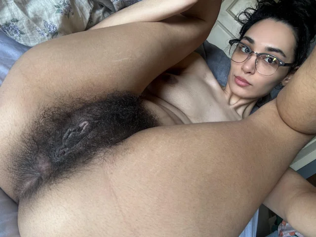 Some guys say hairy pussy is ugly what do you say v0 n9diuhvj9xdd1