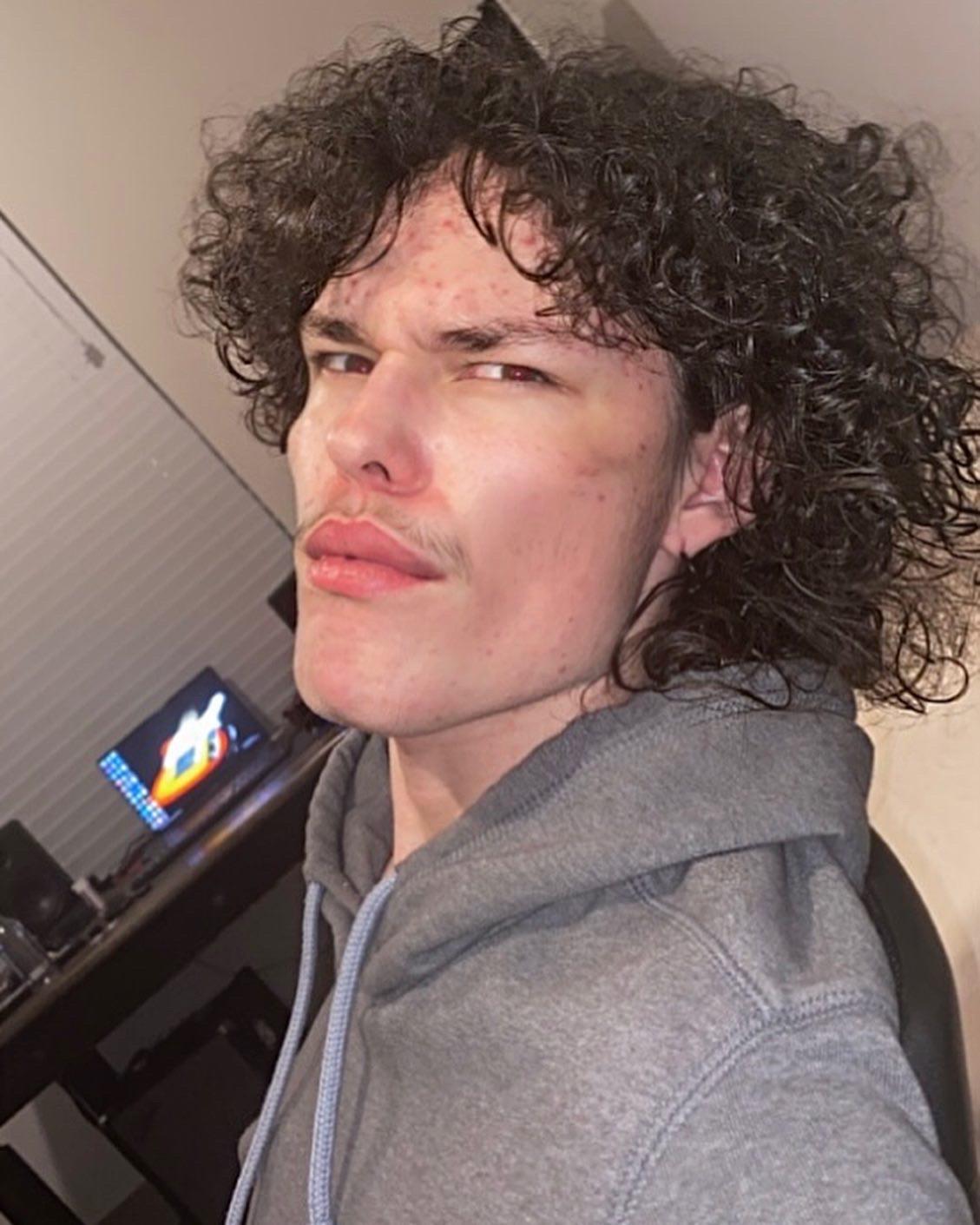 Would james sapphire curlyheadjames be considered v0 hrqq7z7ol1jc1