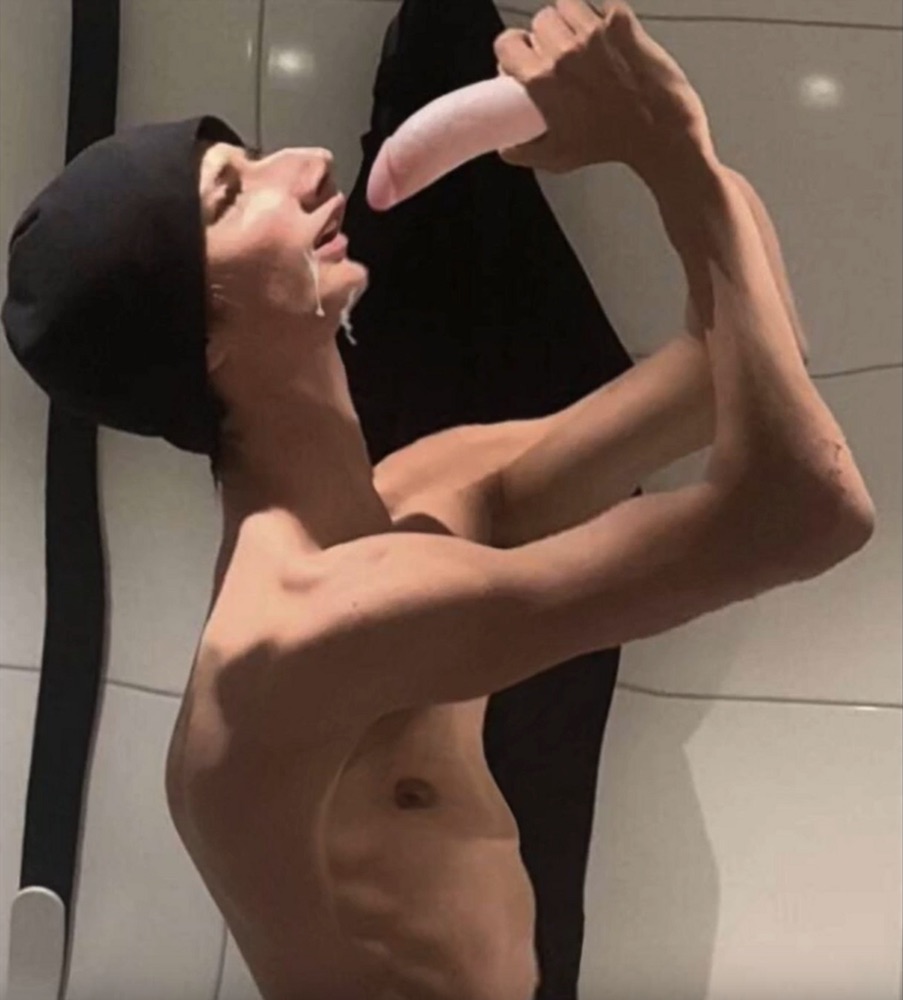 3004163 9933A637 55FE 4492 BA78 E9C599E2B733