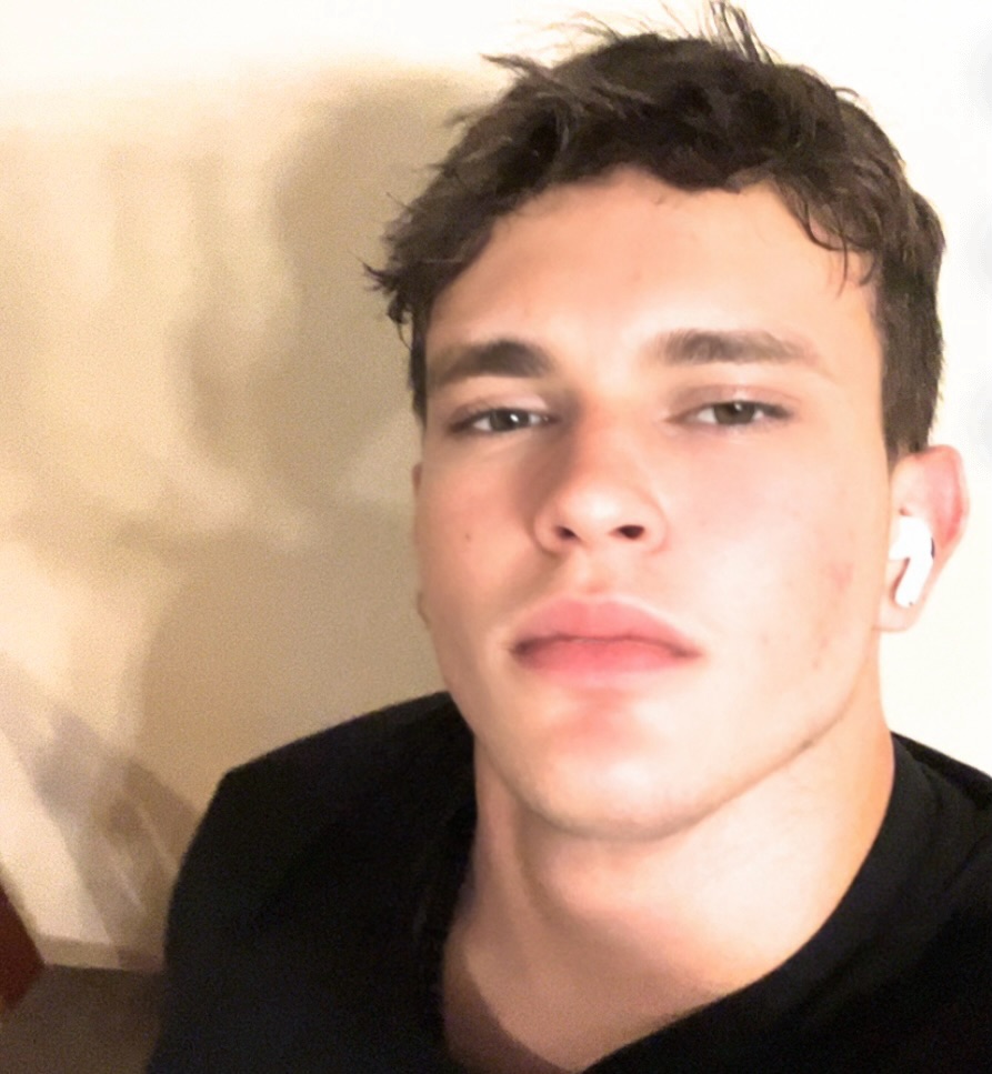 Facetune 30 08 2024 13 30 03