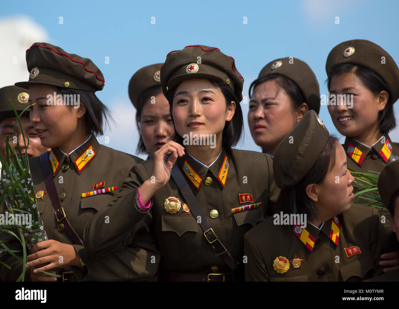 North korean soldiers women posing for a photo souvenir pyongan province M0TYMR