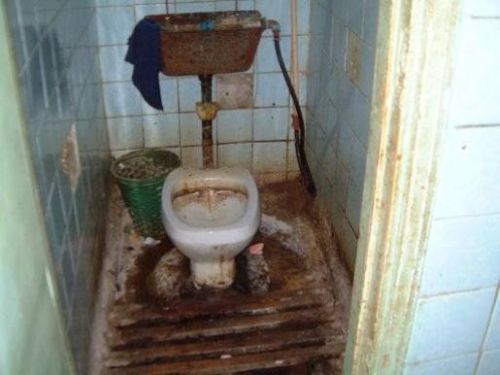 Toilet 4