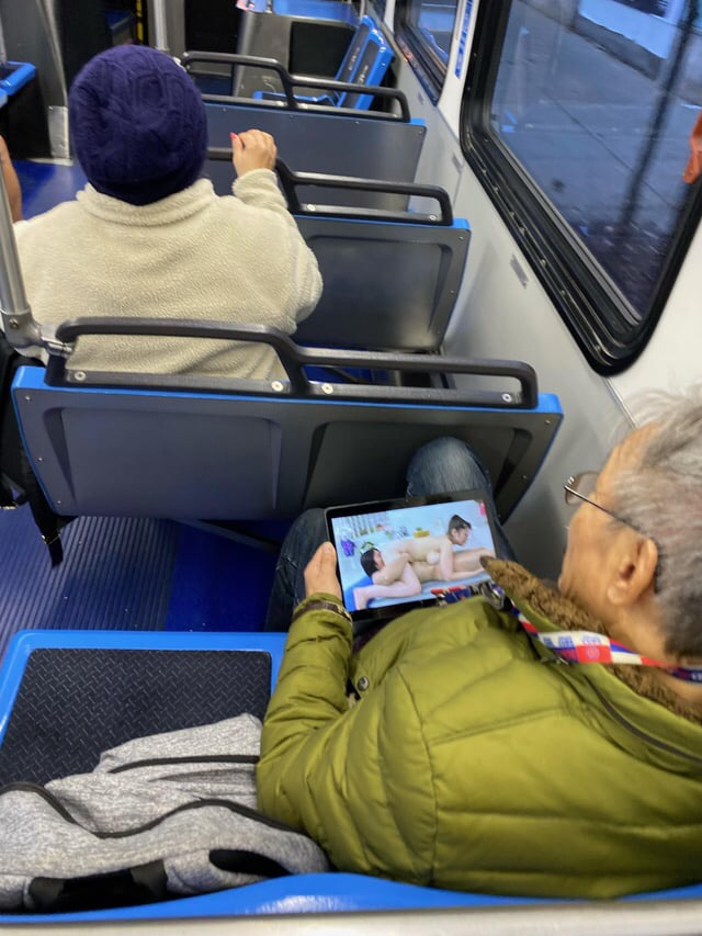 3213C310 418D 4795 941B FAD2C6E44E41