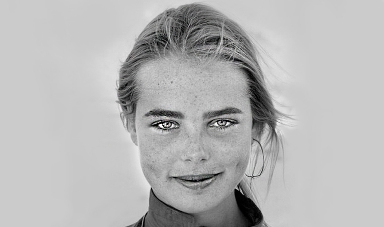 Margaux Hemingway single2