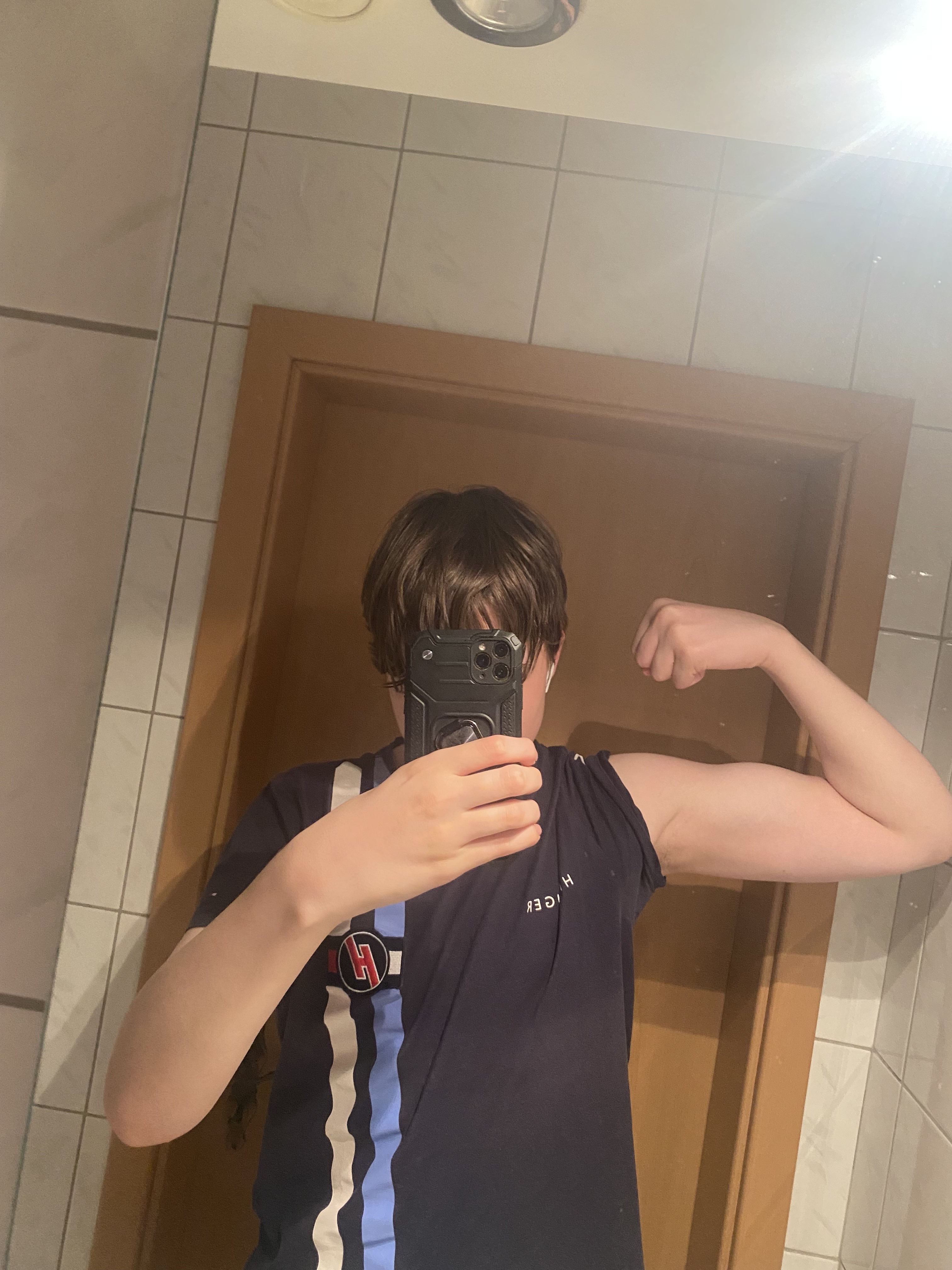 F8682999 A55B 433C A6E6 874DE2F42C60