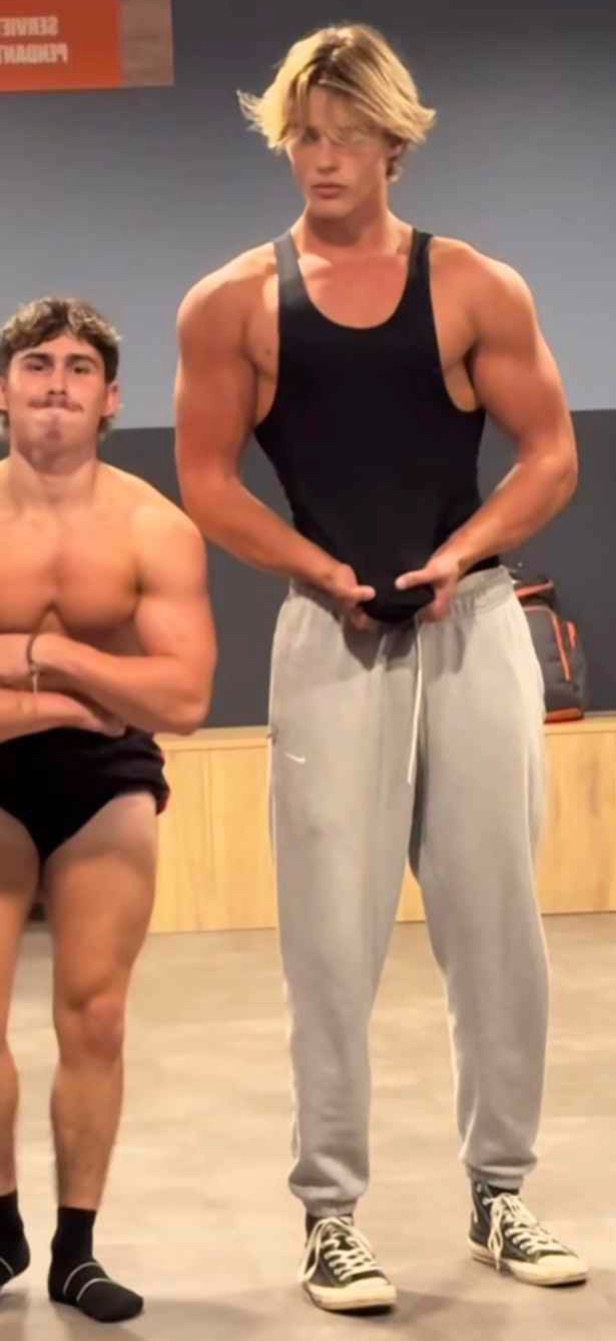 35AF14C1 CD56 4591 AD61 6C9DB843A96B