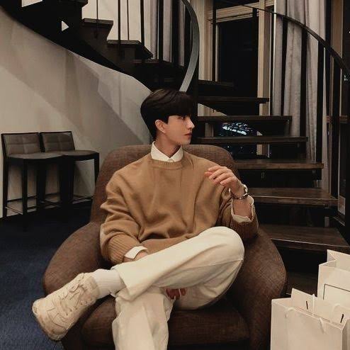 4069586 1000044701 1