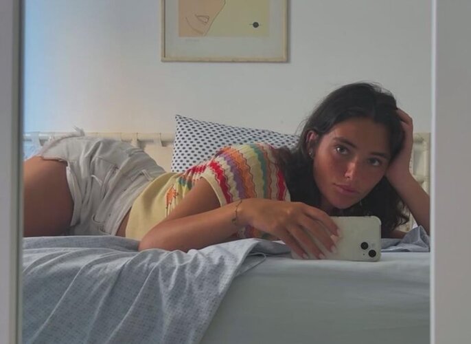 In bed with gio v0 qecgn8jdqqfd1