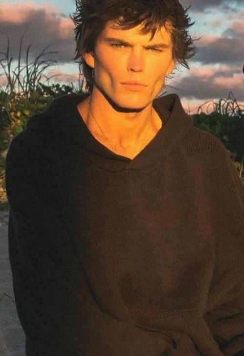 4695012 1738767312775