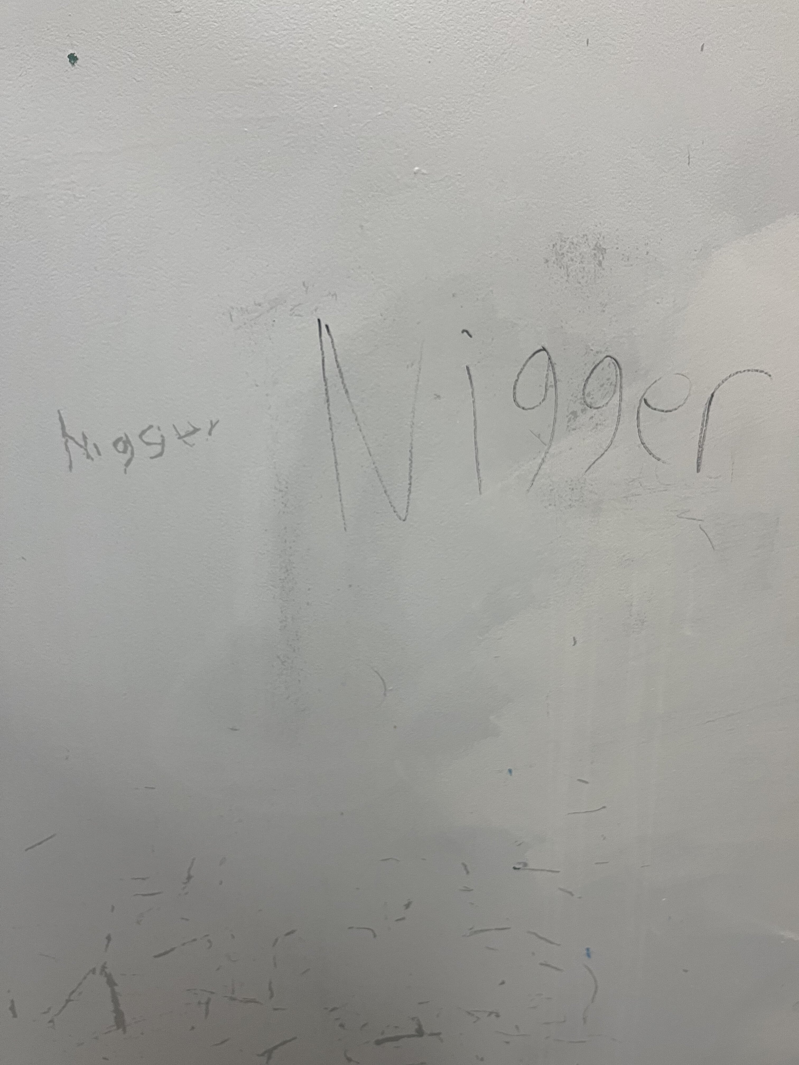 13289821 35F7 4594 A564 B09373D08A0D