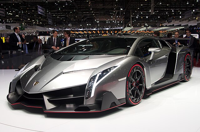 Geneva MotorShow 2013   Lamborghini Veneno 1