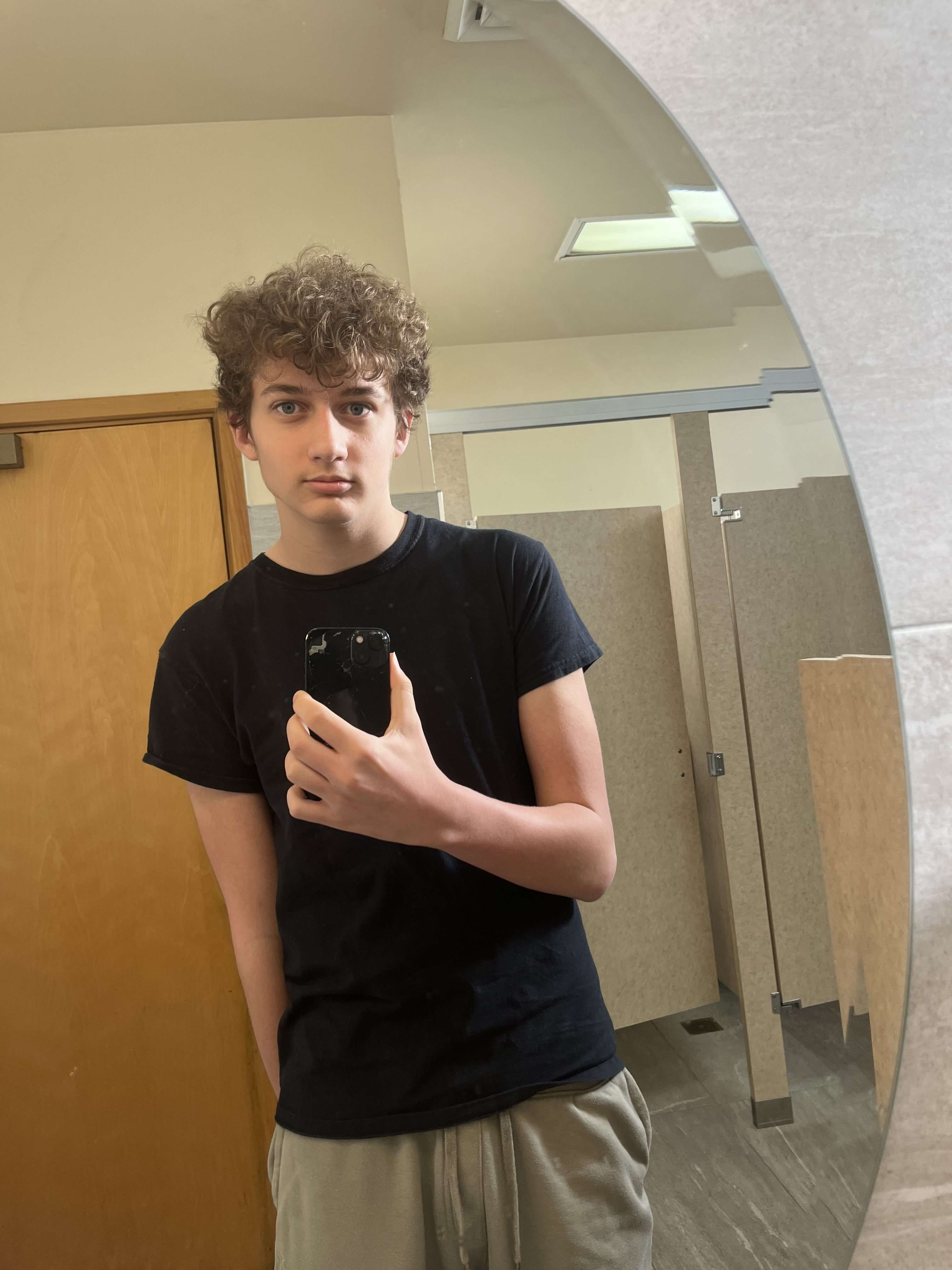 B900D6FE 6A70 413B B67D DBFF9A5C1D13