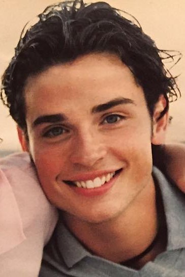 Tom wellings smile inspires hope v0 h5sjoc7qtr5e1