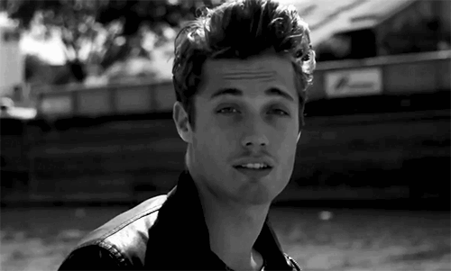 Tumblr oagjf2cR5w1soieyfo1 500