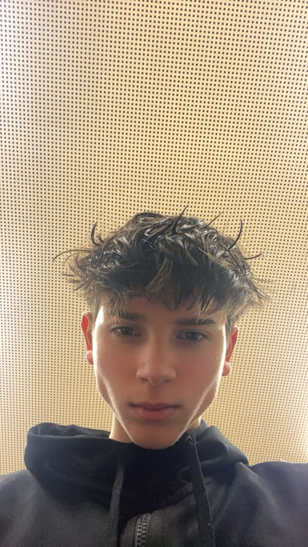 Facetune 18 04 2025 18 02 07