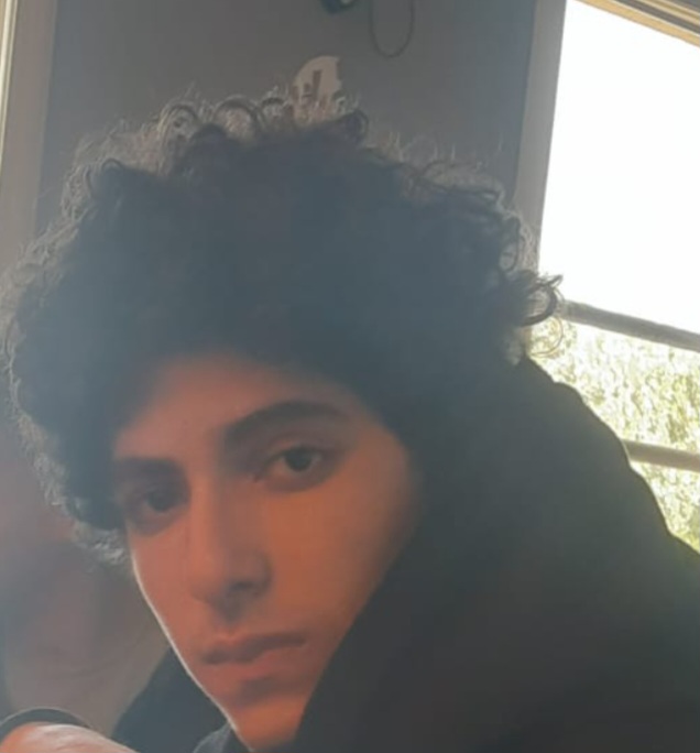 1000436725