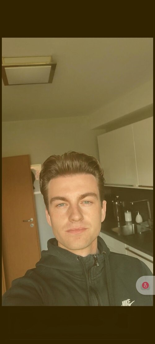 Screenshot_2025-04-25-03-58-13-298_com.google.android.apps.photos.jpg