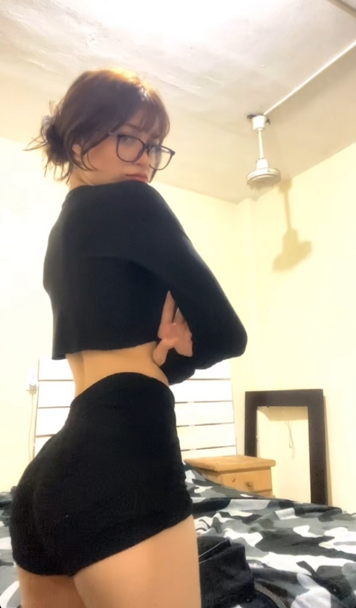 1000164121