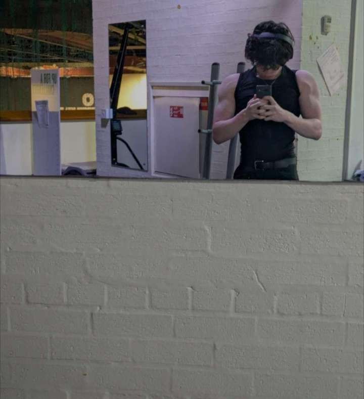 1000037690