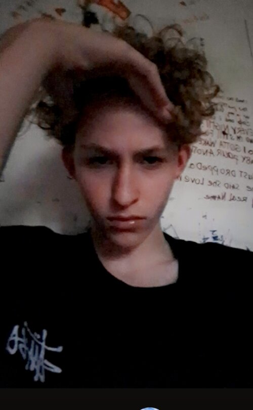 Screenshot_20250504_194657_Snapchat.jpg