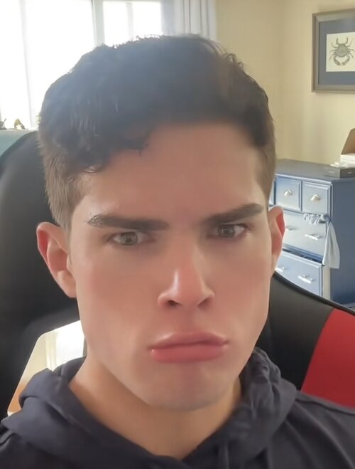 Screenshot_20250521_181023_TikTok.jpg
