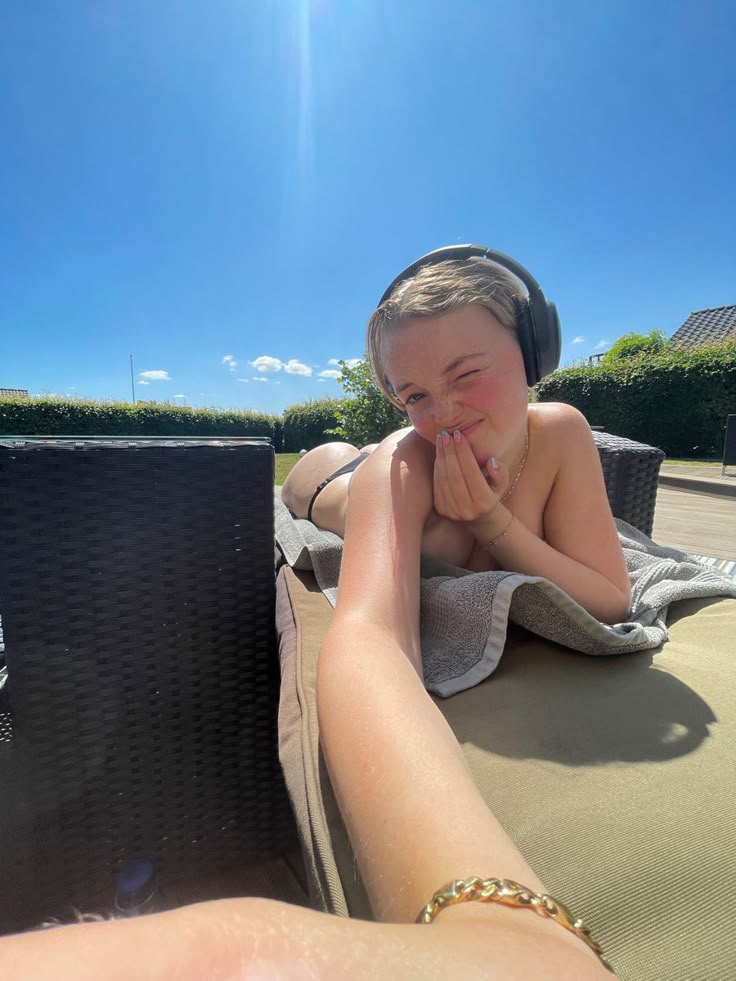 2d777711 dfe1 4f15 ba12 78a0cfe33633