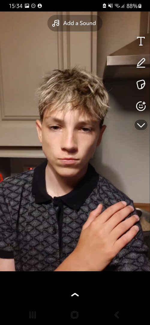 Screenshot_20250622-153453_Snapchat.jpg