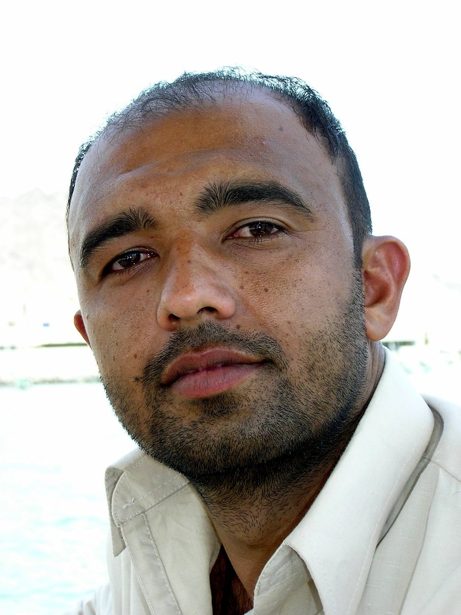 Pakistani man in oman 1240527 Pakistani man in oman 1240527