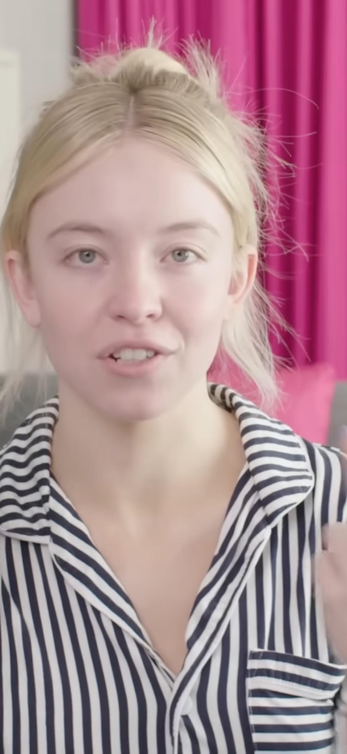 Sydney sweeney with little to no makeup imo shes still so v0 y7rs0a7kl72d1