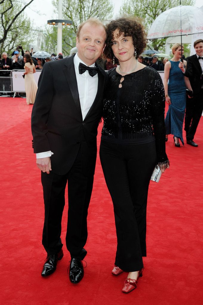 6bb2de096670 toby jones wife karen