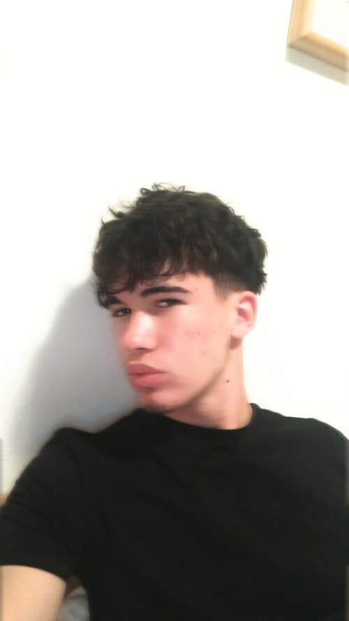 Snapchat-253443470.jpg