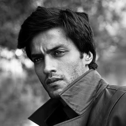 rate-manu-bora-he-is-an-ortho-surgeon-v0-aor9ceut9zpd1.jpg
