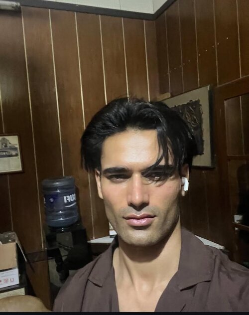 What makes the famous og looksmaxxer salludon a heartthrob v0 gb1mot35v1ue1