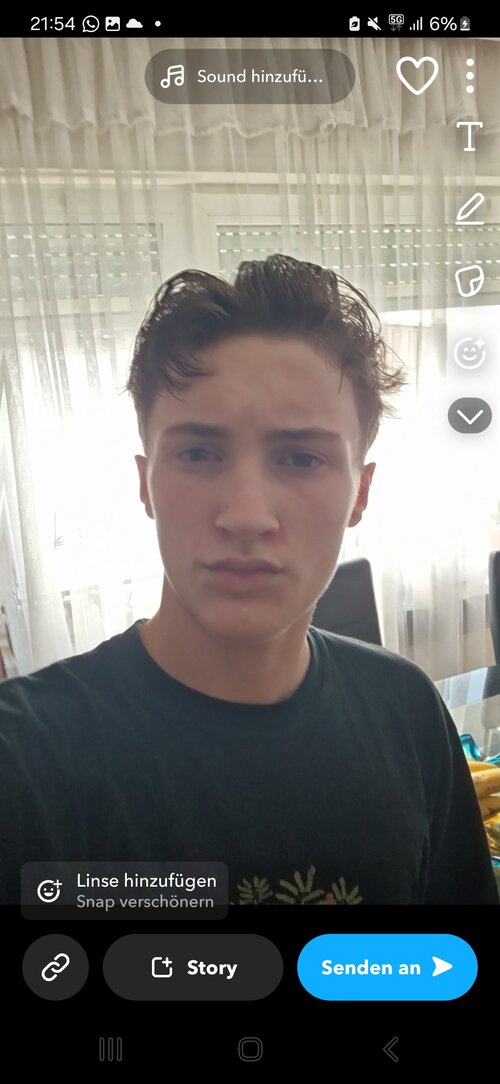 Screenshot_20250719_215445_Snapchat.jpg