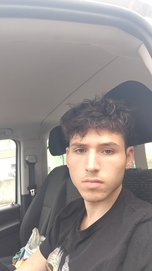 Snapchat-1675240382.jpg