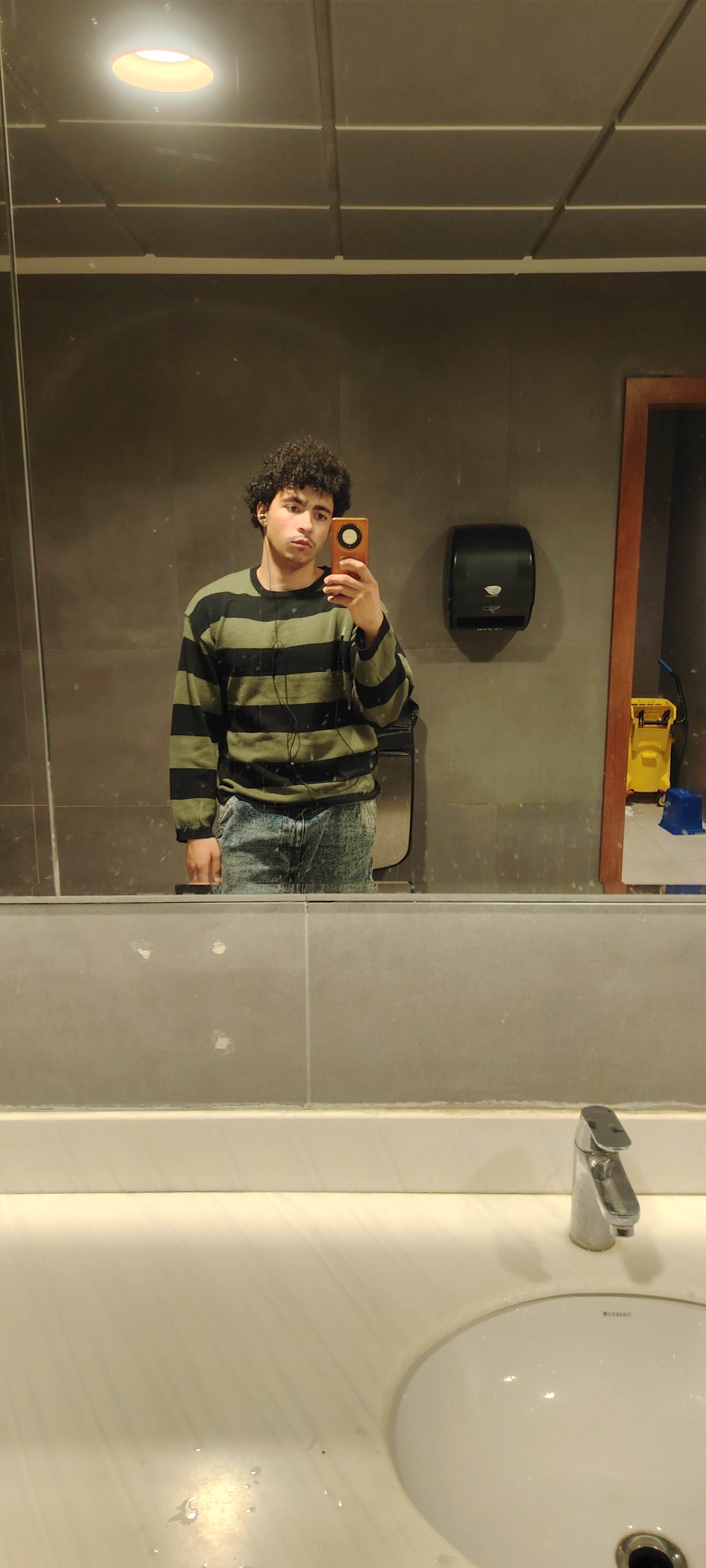 1000243639