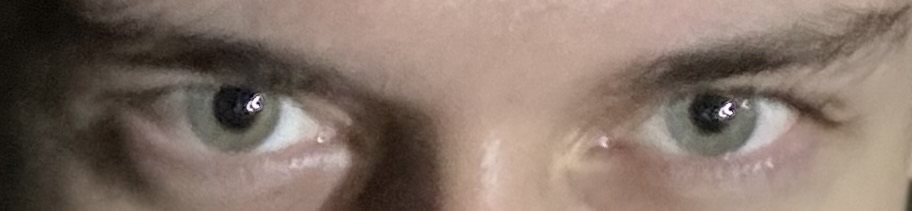 Eyeyeyey2