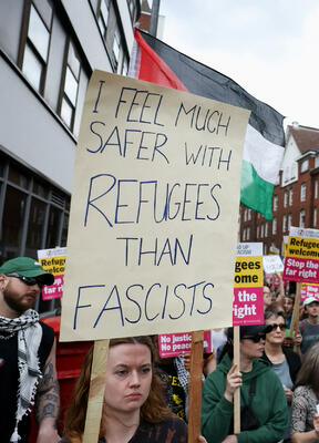 5663032 20250802t130344z 473236769 rc20zfah3mzi rtrmadp 3 migrationbritainlondonprotest ls s r