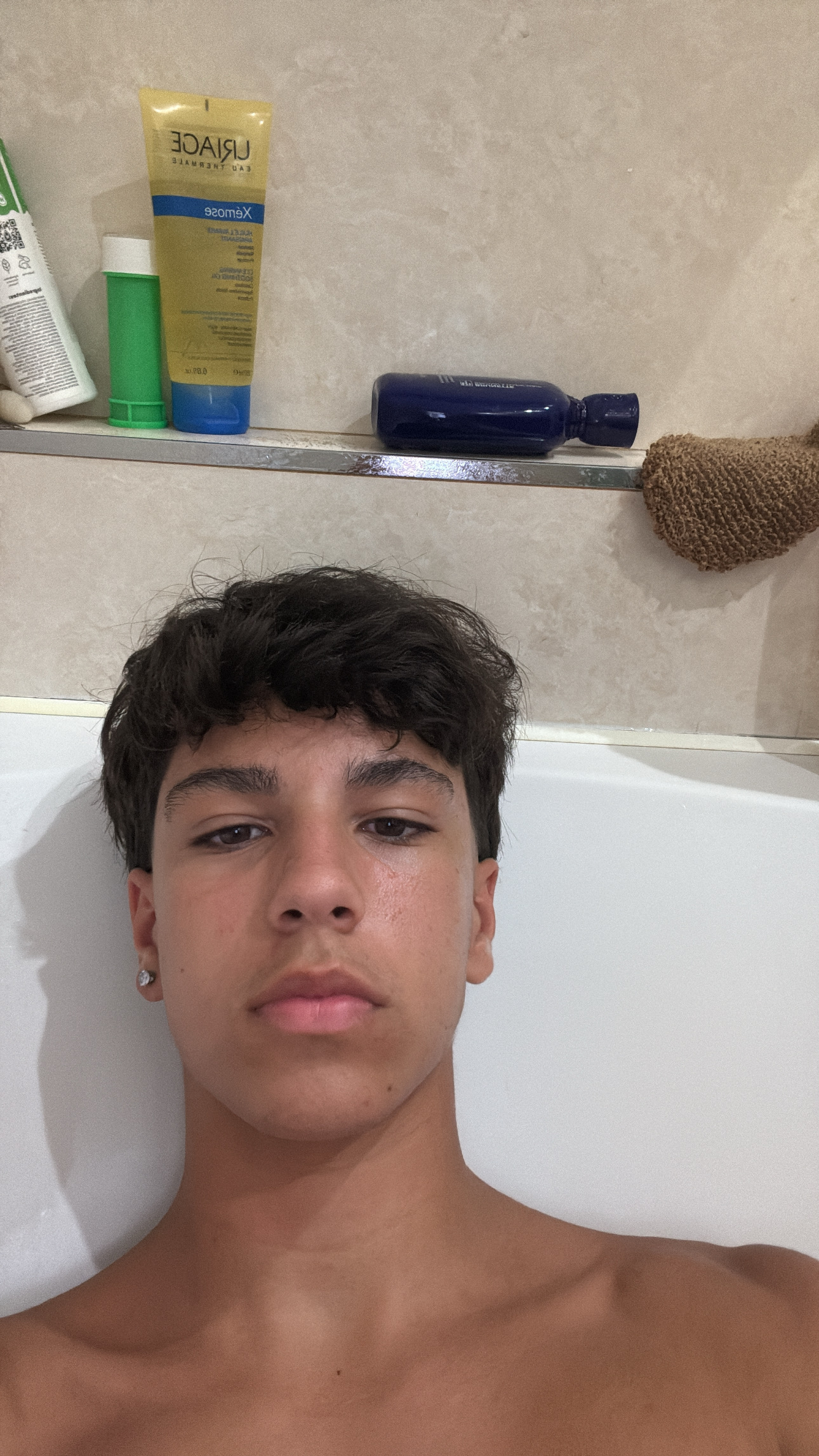 245E6BD0 701B 4BB5 B78D 3AB1F882224D