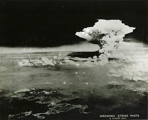 Pyrocumulonimbus cloud over Hiroshima near local noon Aug 6 1945 Pyrocumulonimbus cloud over Hiroshima near local noon Aug 6 1945